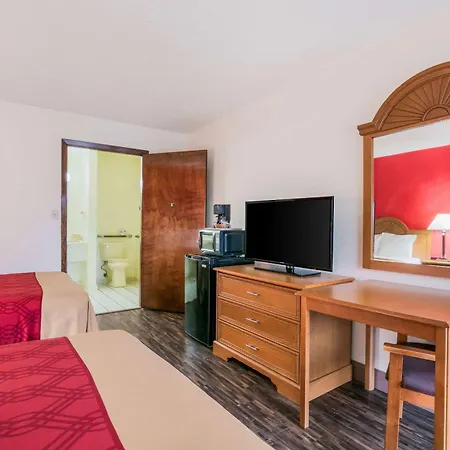 Econo Lodge & Suites Brinkley-3