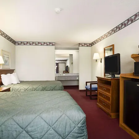 Ramada By Wyndham Batesville-2