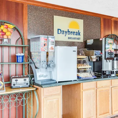 Days Inn By Wyndham Newport-3