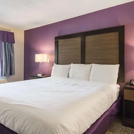 Econo Lodge Inn & Suites North Little Rock Near Riverfront-3