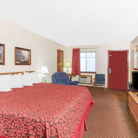 Days Inn By Wyndham Eureka Springs-3