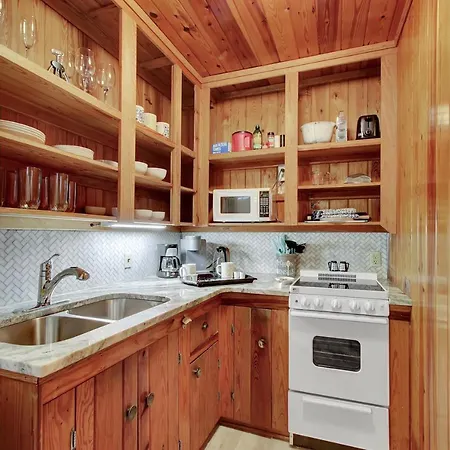 Lake Haven Cottage With Game Room, Swim Dock And Boat-3