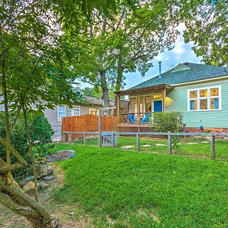 Colorful Cottage W/ Deck ~ 5 Mi To Downtown!-3