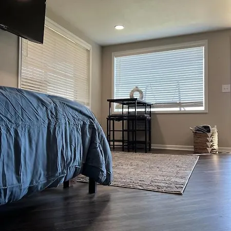 Luxury Lake Condo W/ Boat Slip! Closest Condo To Oaklawn-3