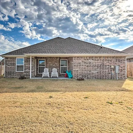 Fayetteville Home: Near University & Biking Trails-2