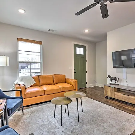 Central Fayetteville Home Near Attractions!-3