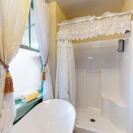 Piedmont House - Hideaway Suite-2
