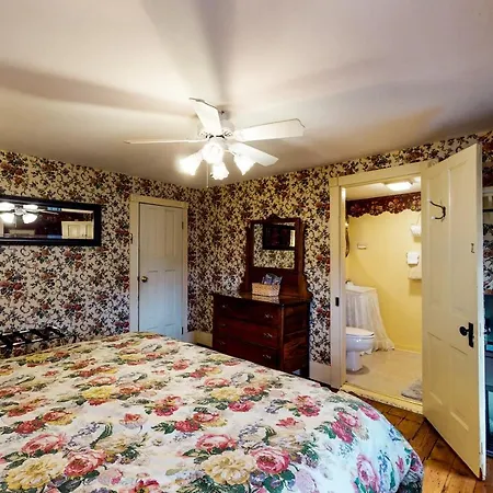 Piedmont House - Primrose Suite-2