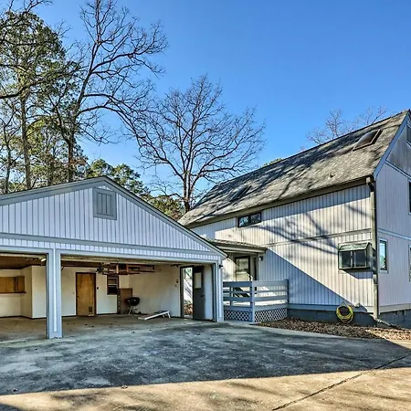 Hot Springs Getaway W/ Beautiful Lake Views!-2