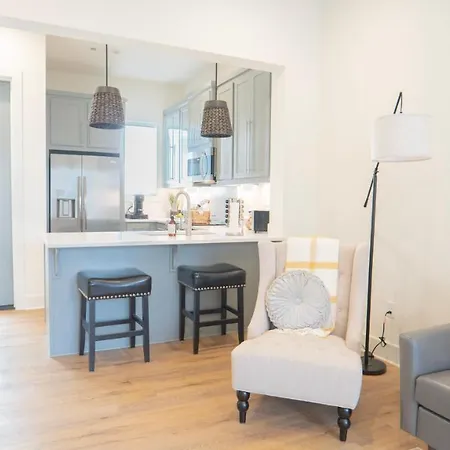 Contemporary Dwtn Townhome *Free Parking*-3