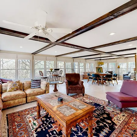 Pine Crest Lodge-2