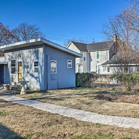 1 Mi To Dtwn Rogers: Convenient Getaway W/ Patio-2