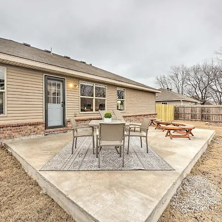 Gorgeous Bentonville Vacation Rental!-2