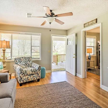 Charming Home W/ Porch: Walk To Greers Ferry Lake!-3