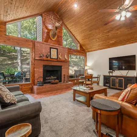 Luxury Rock Creek Cabin W Deck By Lake Hamilton-3