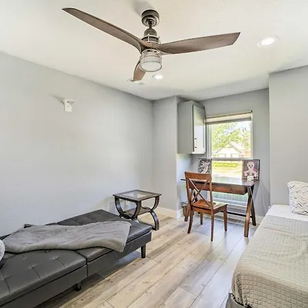 Upscale Bentonville Townhome With Brand New Hot Tub!-3