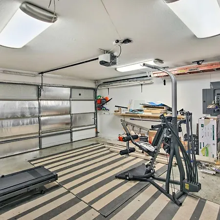 Upscale Bentonville Townhome With Brand New Hot Tub!-2