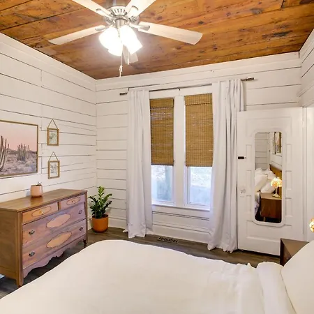 Cozy Hot Springs Vacation Rental Near Downtown!-3