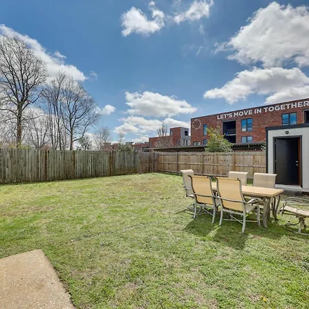 Home Grassy Yard, Walk To Bentonville Square-2
