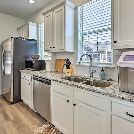 Convenient Fayetteville Home - 3 Mi To Town!-2