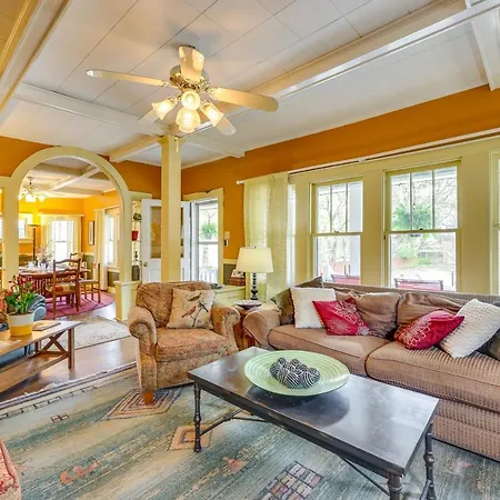 Eureka Springs Vacation Rental < Half-Mi To Dtwn!-3