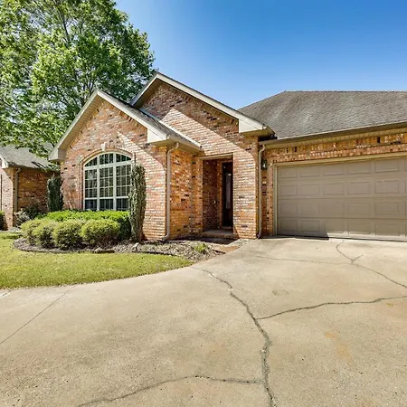 Spacious Family Home 3 Mi To Downtown Fayetteville-2