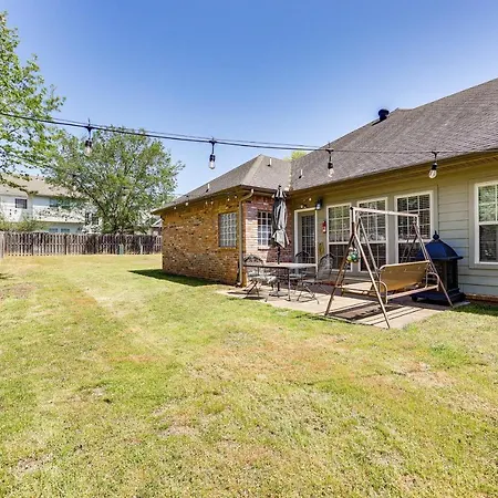 Spacious Family Home 3 Mi To Downtown Fayetteville-3