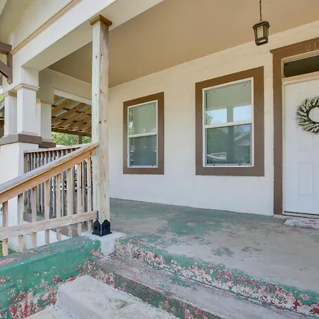 Walk To Dtwn Hot Springs: 'Lazy Daze Bungalow'-2