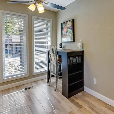 Bella Vista Townhome W/ Deck Near Back 40 Trails!-2