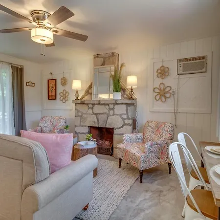 Cozy Mountain Home Cottage: Walk To Marina!-2