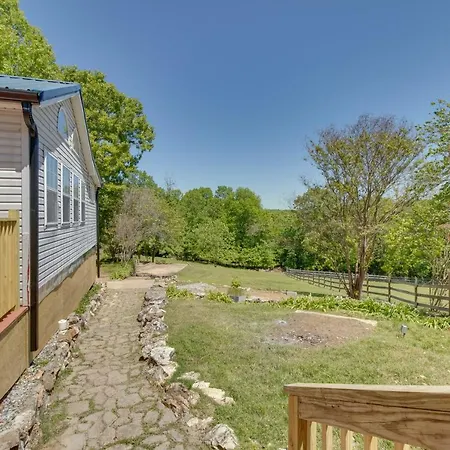 Cozy Mountain Home Cottage: Walk To Marina!-3
