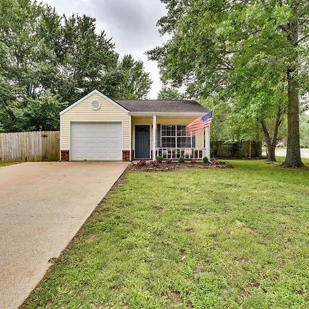 Cozy Fayetteville Vacation Rental Near Campus!-3