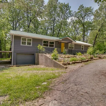 Mountain Home Vacation Rental With Fire Pit And Deck!-3