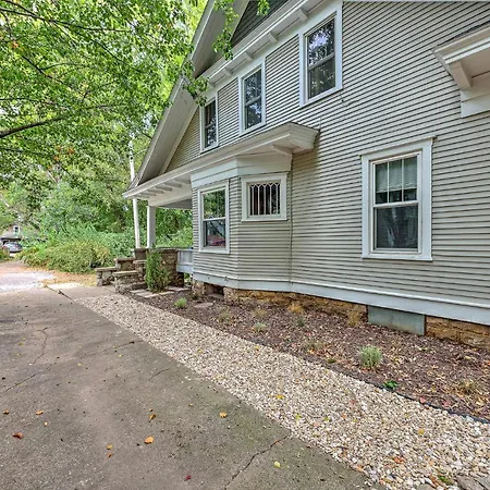 Madison Manor Bungalow-3