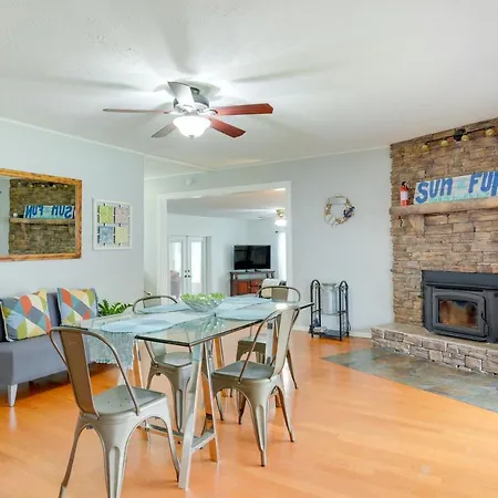 Rogers Vacation Rental About 7 Mi To Downtown-2