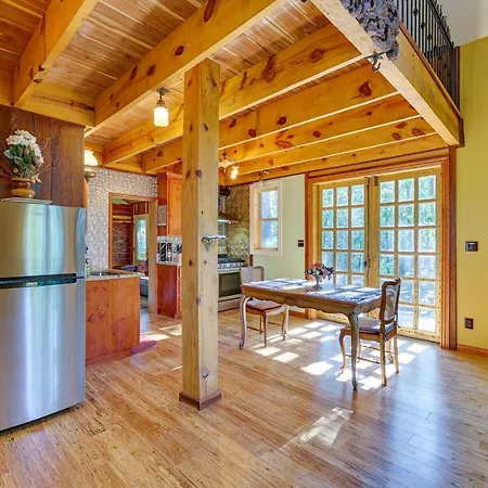 Pet-Friendly Eureka Springs Rental W/ Private Deck-3