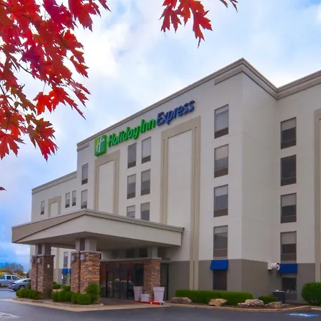 Holiday Inn Express & Suites Fayetteville University Of Arkansas Area By Ihg-3