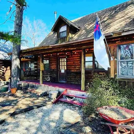 3 Bedroom Log Cabin With Hot Tub At Bear Mountain-2