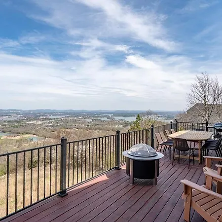 Unmatched Lake Views Near Oaklawn & National Park-2