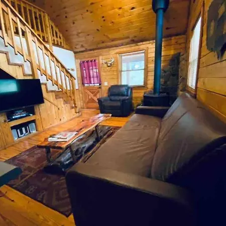 The Loft At Bear Mountain Log Cabins-3