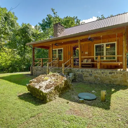 Romantic Mountain View Cabin Rental Near Downtown!-3