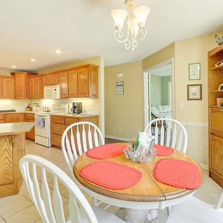Bella Vista Vacation Rental With Private Back Deck!-2