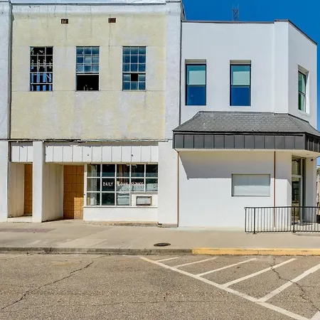 Upscale Texarkana Townhome, Walk To Downtown!-2