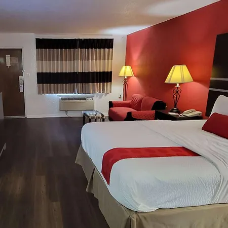 Ramada By Wyndham Mountain Home-3