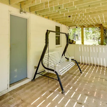 Charming Cabin In Mountain View With Deck!-3