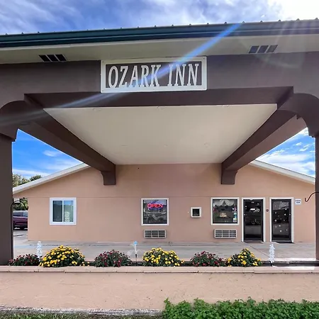 Ozark Inn-2