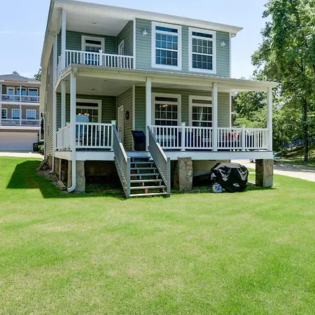 Waterfront Lake Hamilton Getaway With Boat Ramp!-2