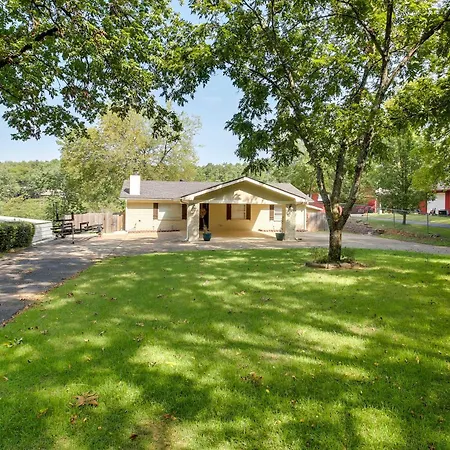 Lakefront Haven Near Oaklawn & Casino Resort!-3