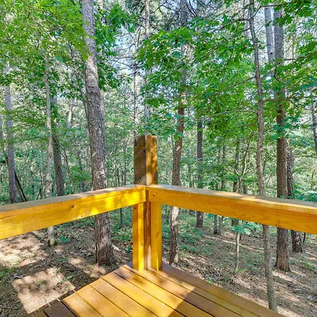 Pet-Friendly Eureka Springs Rental W/ Private Deck-2
