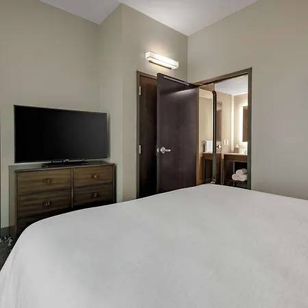 Embassy Suites By Hilton Jonesboro Red Wolf Convention Center-3